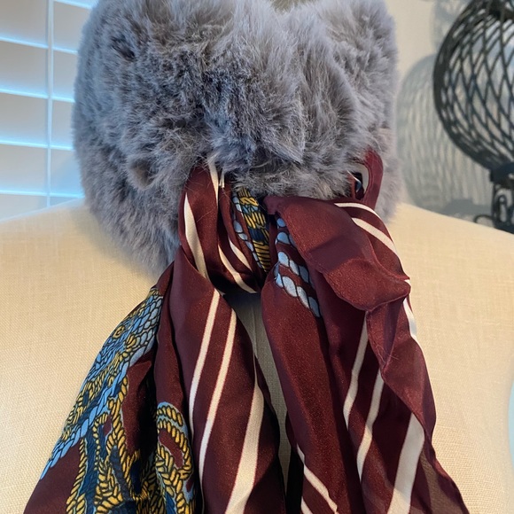 Muff Scarf - Picture 3 of 5